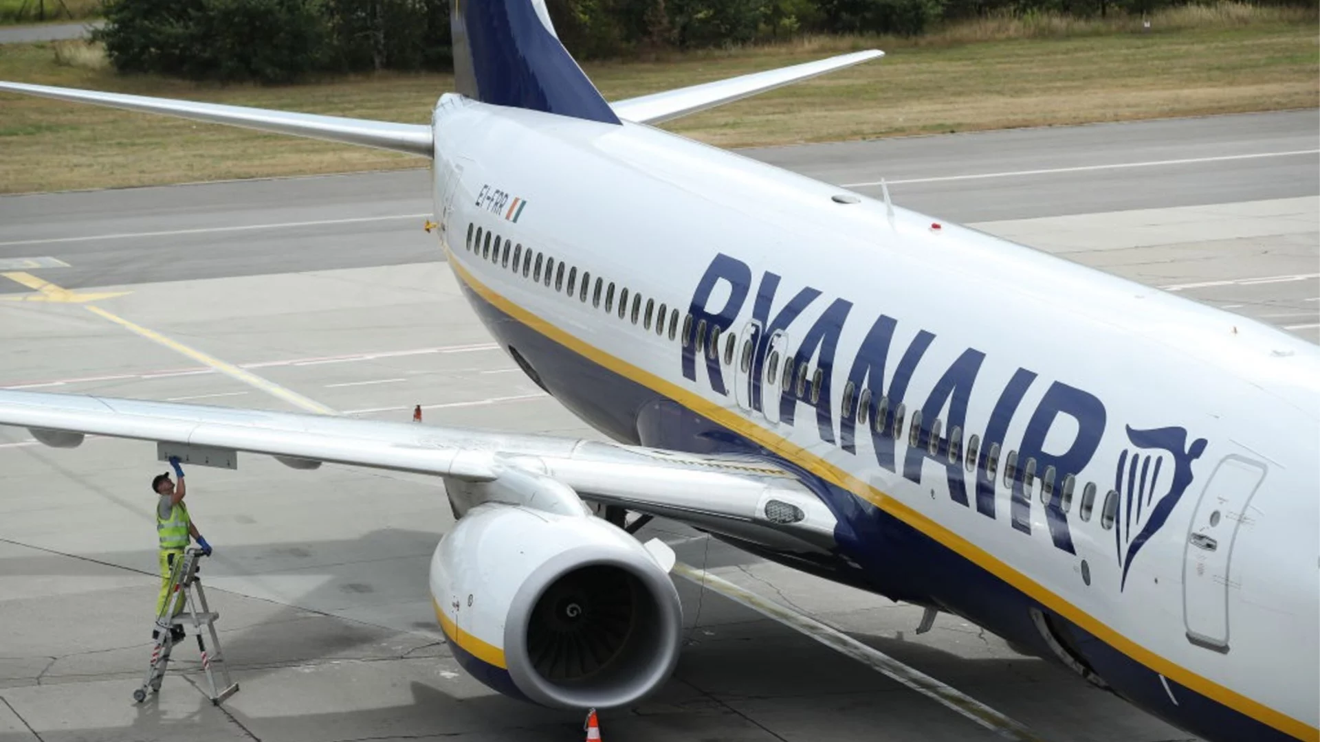 Глоба на цената на два билета грози Ryanair, ако има дискриминация срещу детето в инвалидна количка