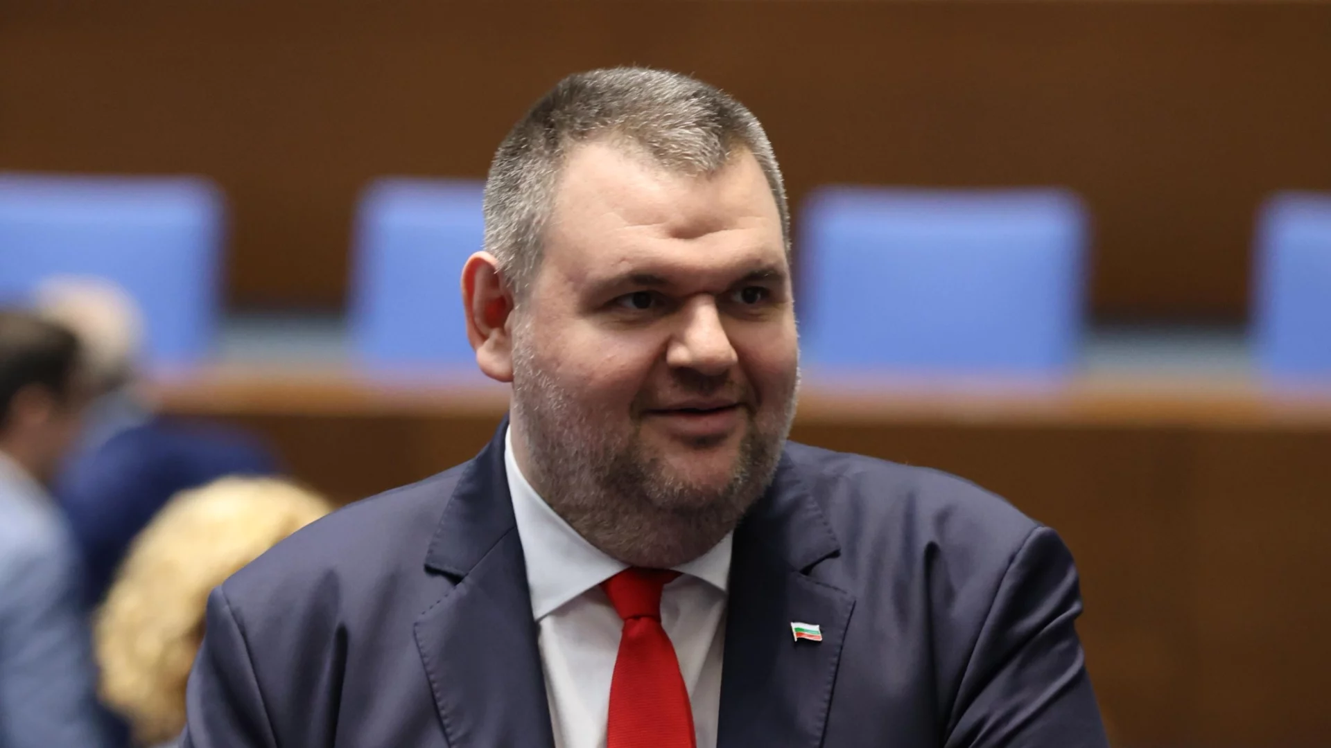 Пеевски си трупа гласове през спортни клубове по борба и ММА за нови избори? Анализ