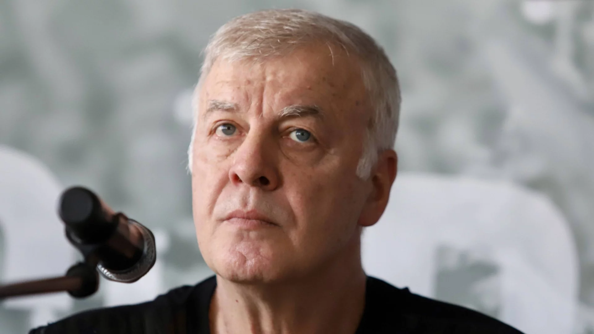 Гросмайсторски ход от Наско Сираков! Левски спазари нов бранител без трансферна сума