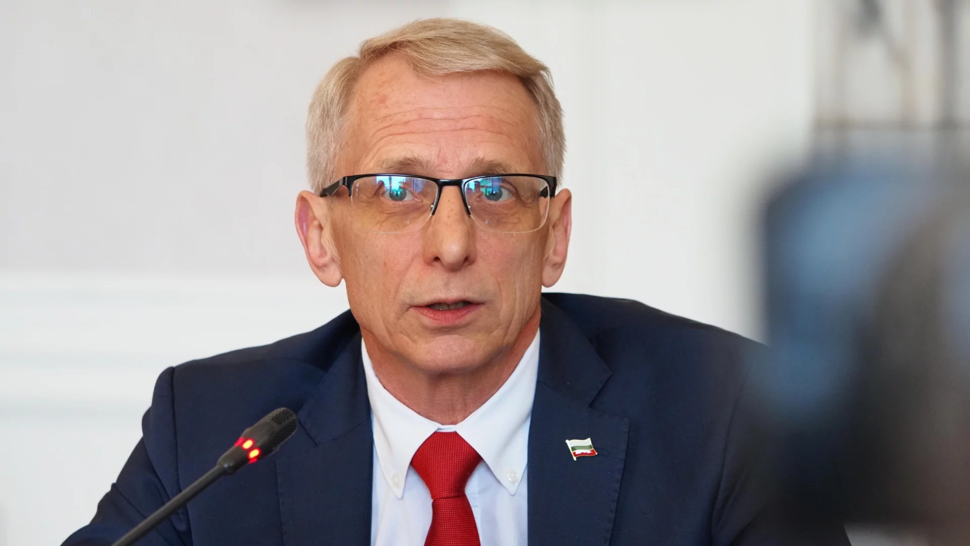 Денков: Предстоят високи цени, дефицит на стоки, черен пазар и фалити