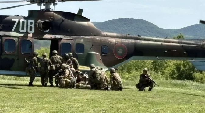 Заплашени ли са Полша и балтийските държави: Военно учение Русия - Беларус