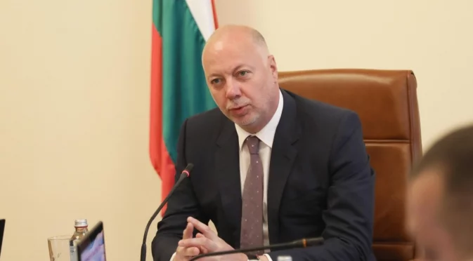 Продажба на държавни имоти въпреки обещанието, разкрития за сделки в София и Шуменско
