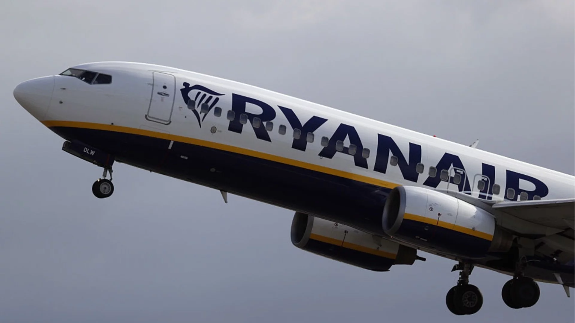 Изтребители ескортираха полет на Ryanair от София до Лондон