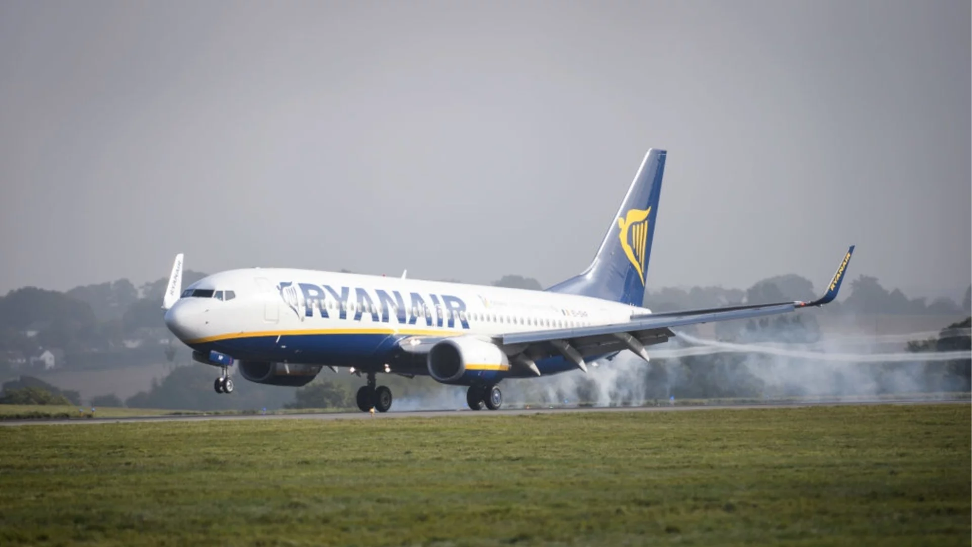 МВнР с предупреждение: Проблеми с полетите на Ryanair в Испания