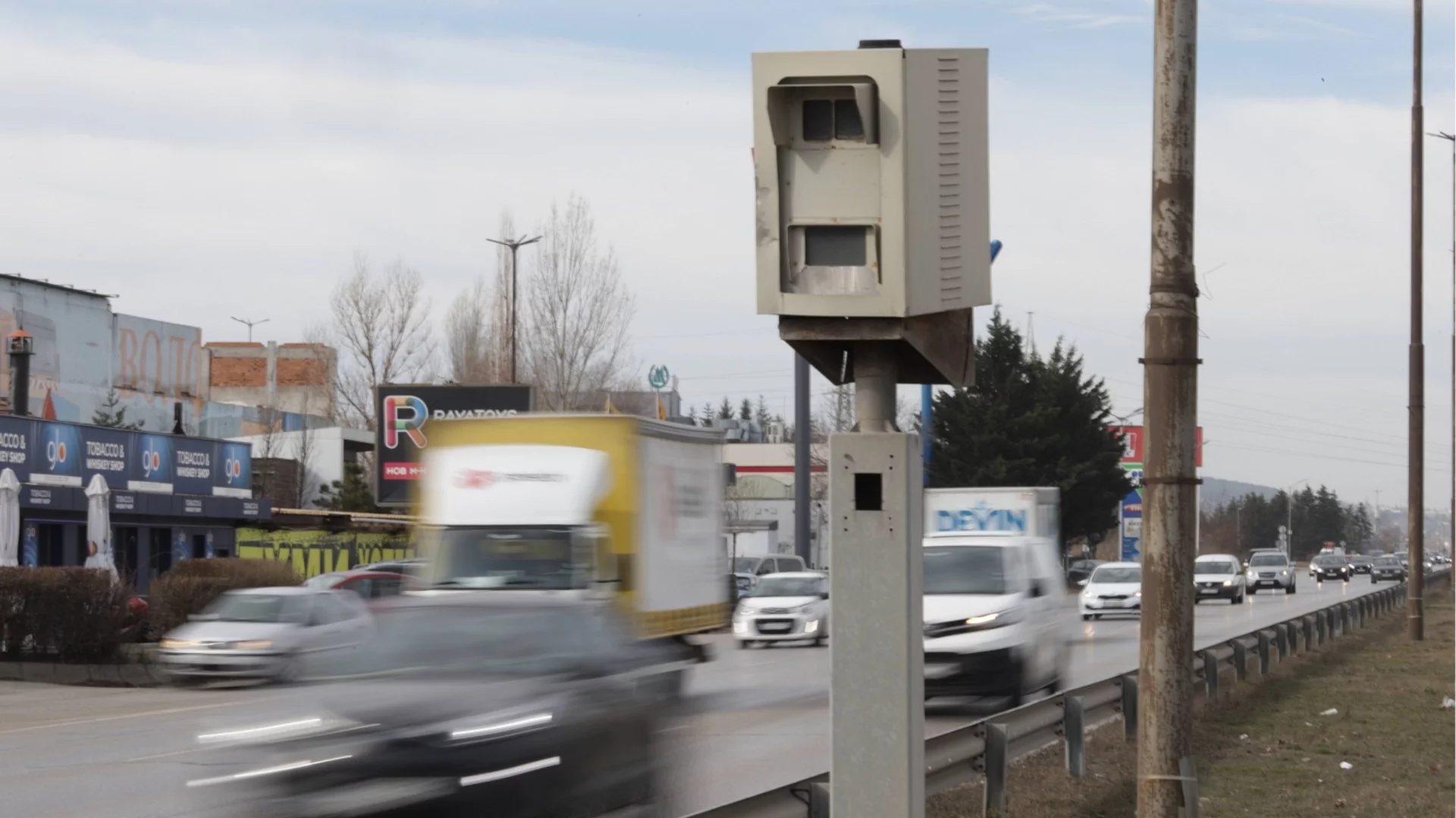 След като кола се вряза в автобус: Общината купува още 20 камери за скорост