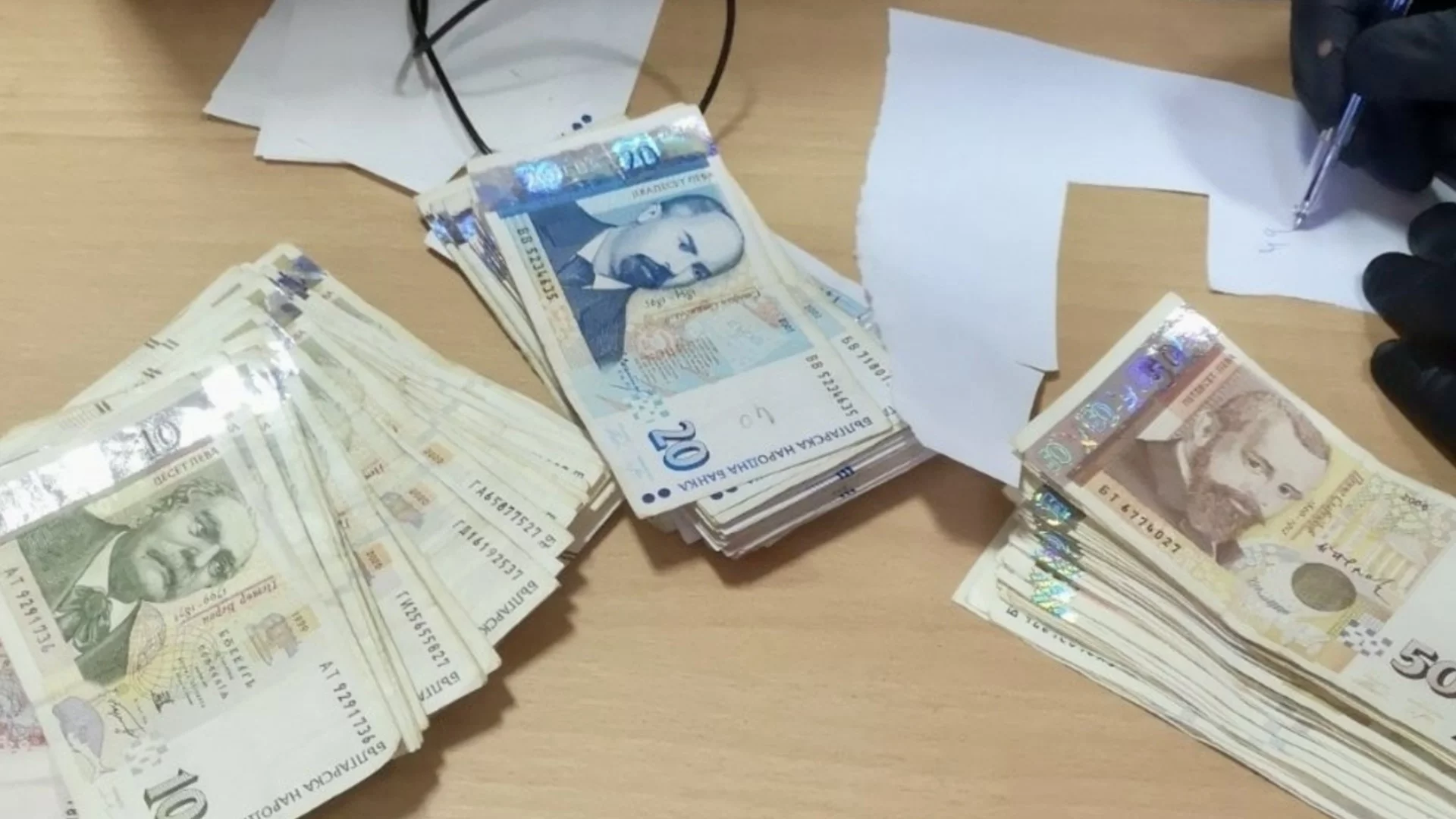 Средната пенсия за първи път премина важна психологическа граница