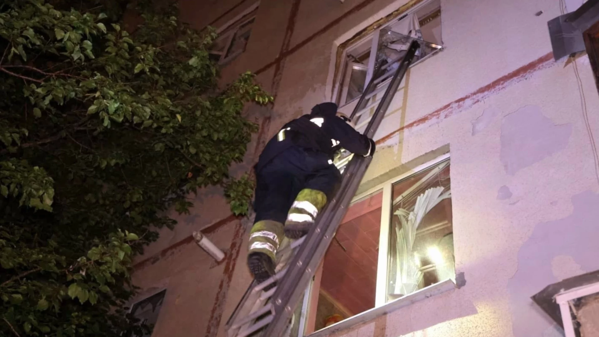 Руски дронове и ракети убиха цивилни и изглежда удариха петролни обекти, важни за Азербайджан (ВИДЕО)
