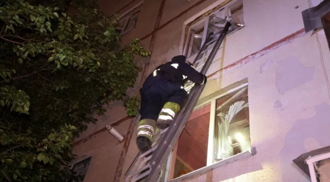 Руски дронове и ракети убиха цивилни и изглежда удариха петролни обекти, важни за Азербайджан (ВИДЕО)