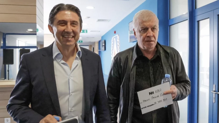 Мечтата се изпарява - АЗ Алкмаар с немислим ход преди мачовете с Левски