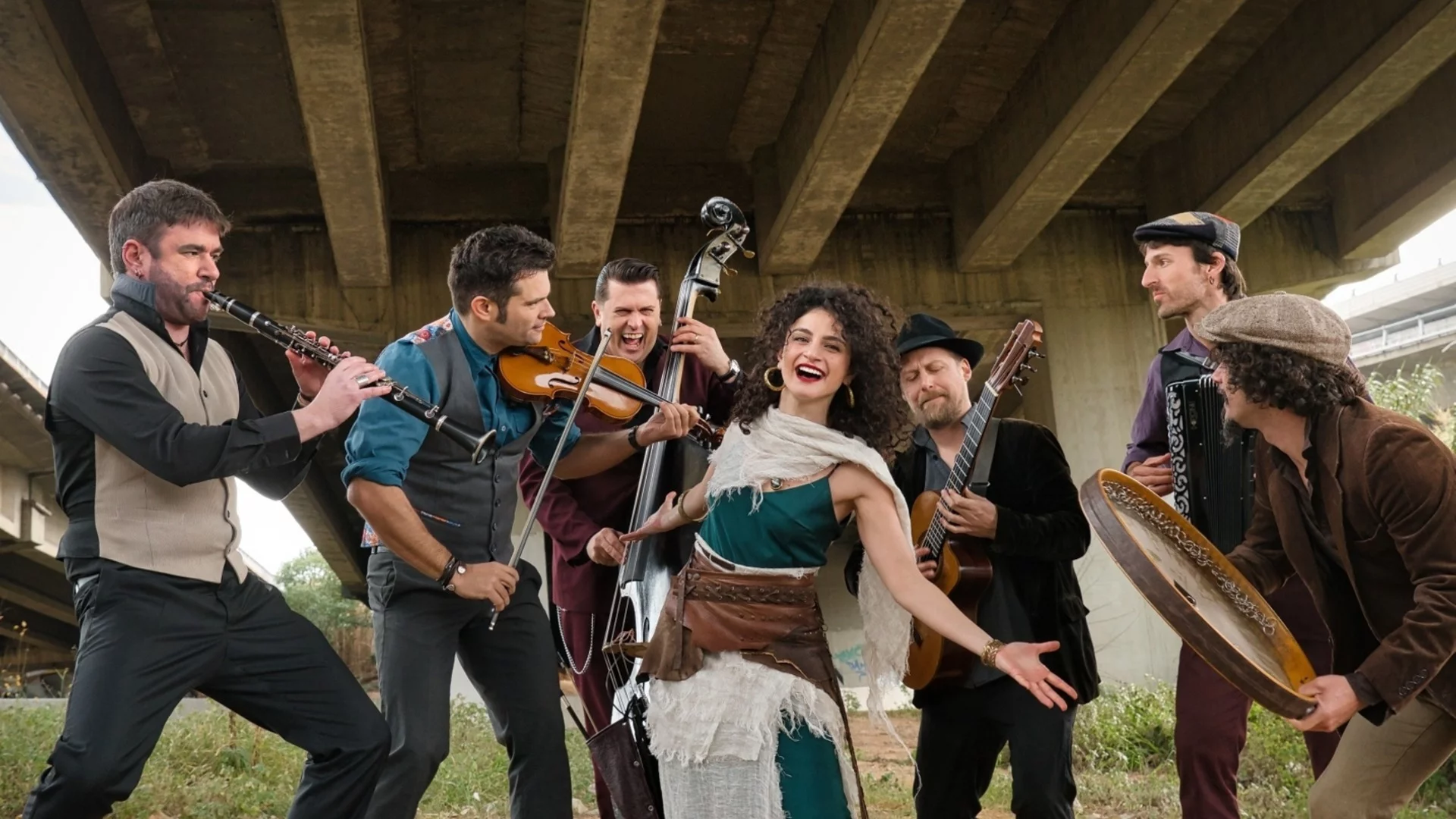 Етно сензацията Barcelona Gipsy balKan Orchestra пристига в България за огнено шоу със световен размах