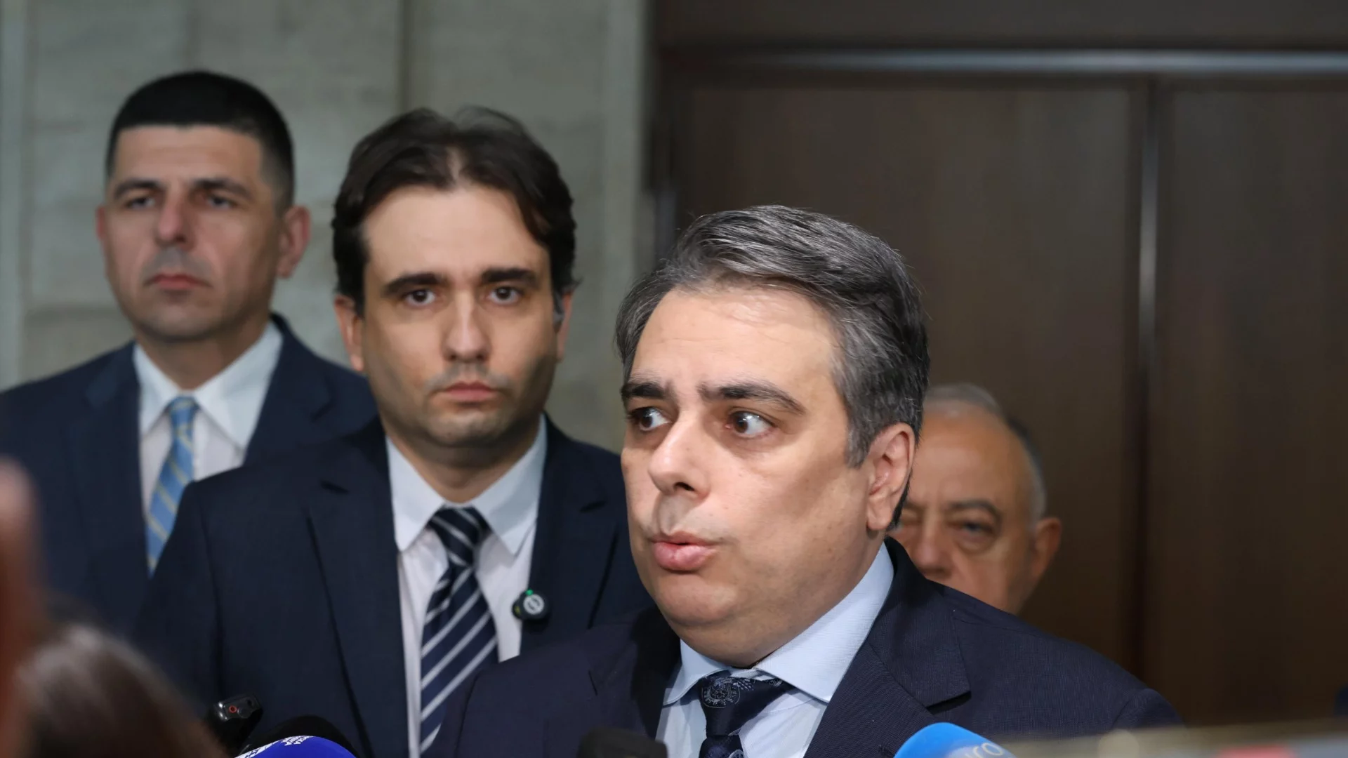 Инфлацията скочи, заради диктата на правителството над бизнеса: Асен Василев с данните