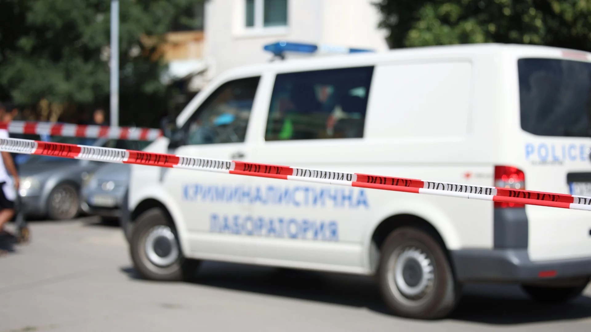 Задържаха заподозрян за убийството на жената на полицай в Първомай
