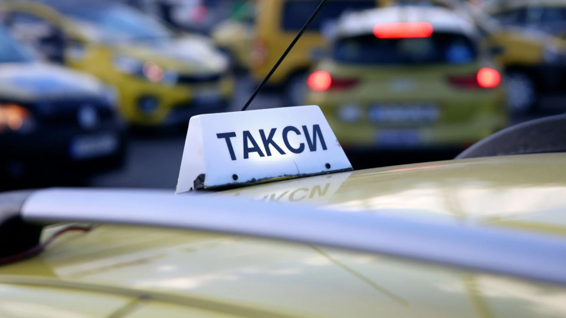 "Златно такси": Туристка плати 1500 евро да я закарат до съседния блок (СНИМКА) 