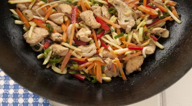 Как се приготвя перфектното пиле по градинарски?