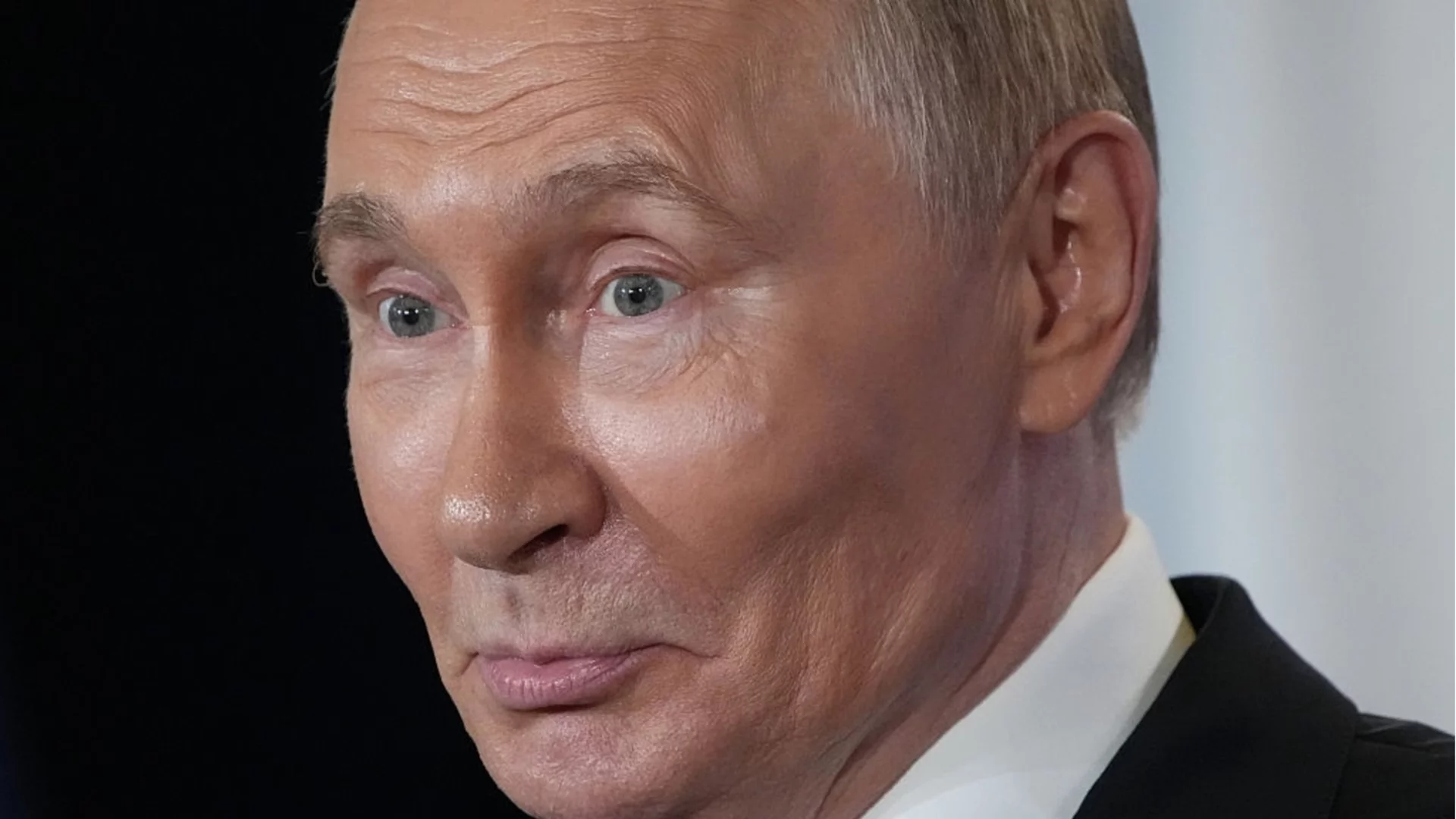 "Нацист" бил, "клоун" бил, "марионетка на Запада" бил: С какви очи Путин ще се срещне с Зеленски? Анализ