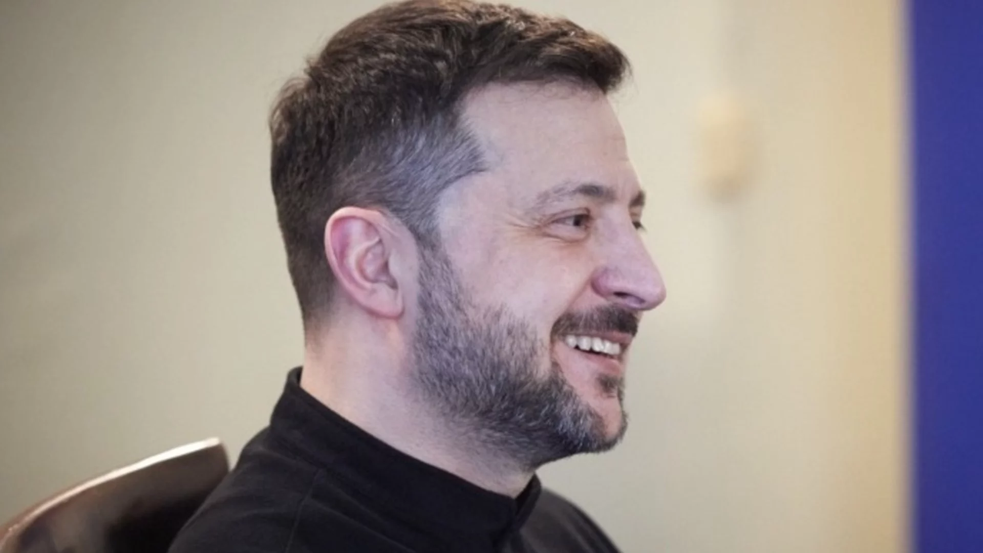 В Украйна има само един държавен език - украинският. Руската федерация може да си декларира и изисква каквото си иска