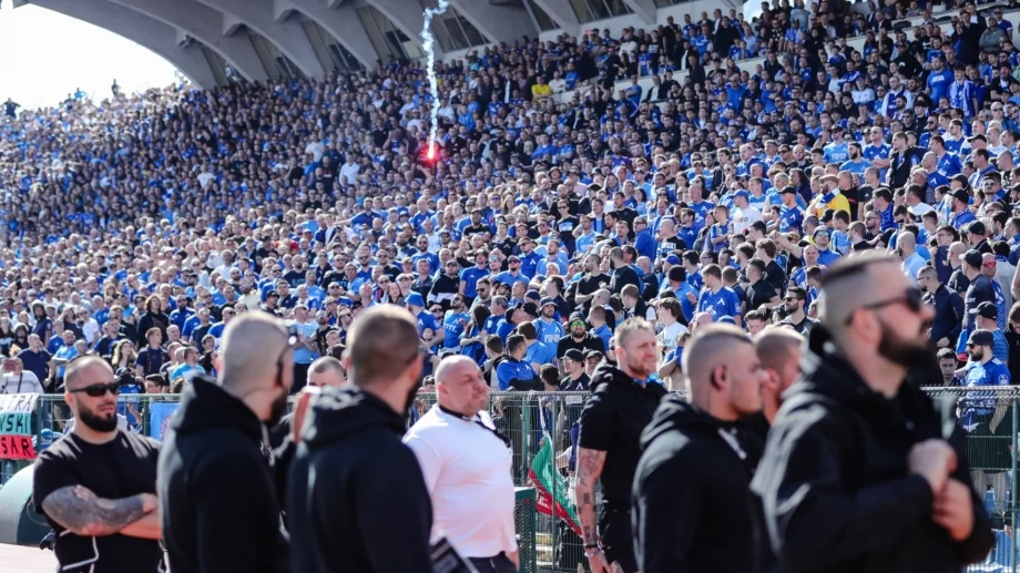 Националният стадион е твърде голям за Левски – хиляди празни места срещу АЗ Алкмаар
