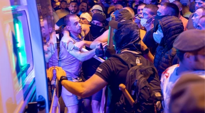 Протестите в Сърбия стигнаха повратна точка: доминото тръгва към още две държави