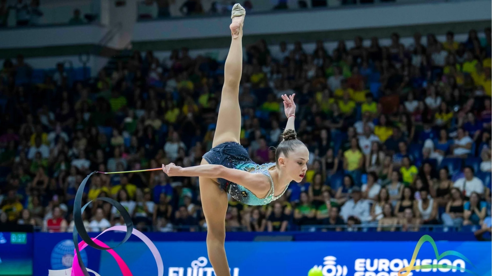 Прекрасната Стилияна Николова направи нещо невиждано в българската художествена гимнастика от 2001 година