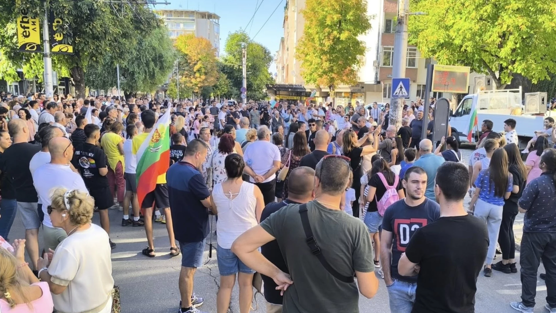 Гняв в Плевен: Хиляди протестират срещу безводието (ВИДЕО и СНИМКИ)