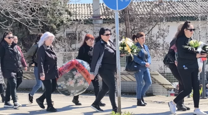 “Корумпираната държава открадна децата ни“: Над 160 дни болка за трагедията в Кочани