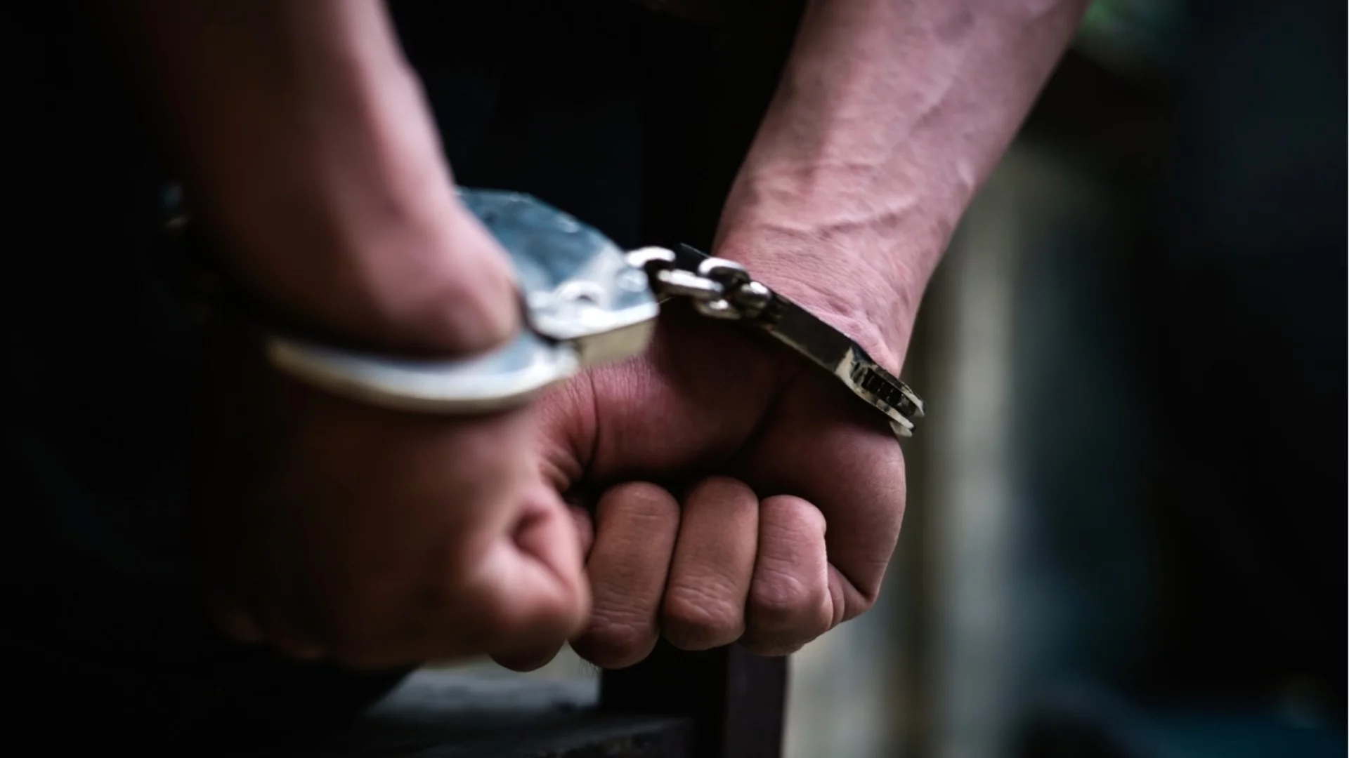 Учител в София е задържан за педофилия, имал връзка с ученичка от 7. клас