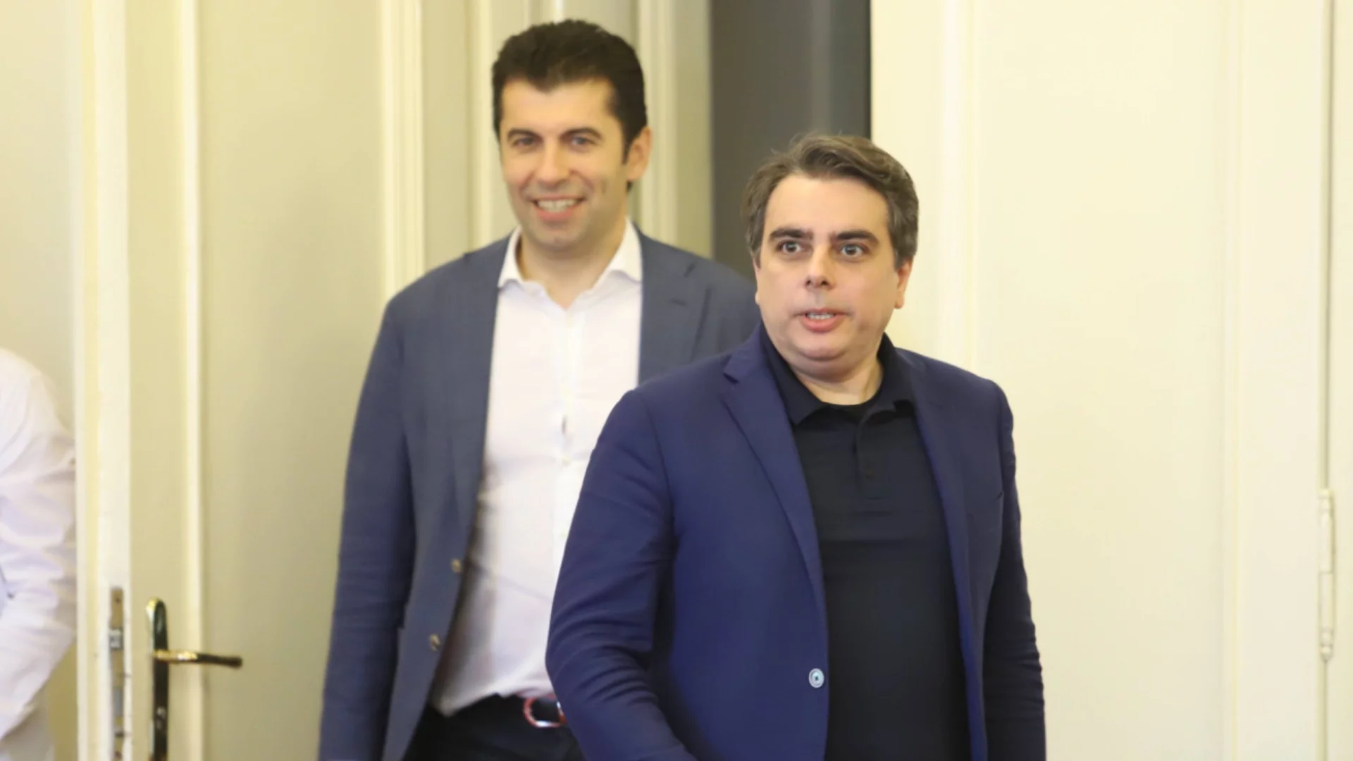 Официално: "Продължаваме промяната" остана с един лидер
