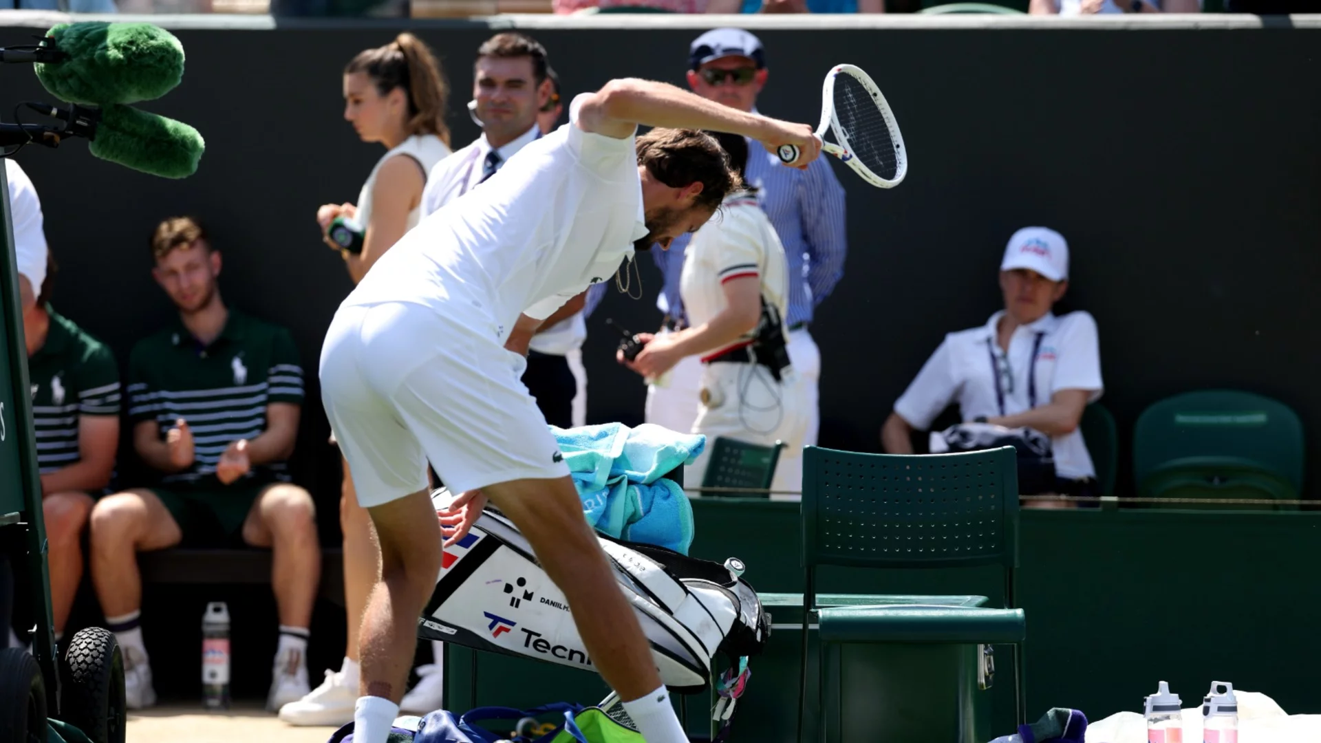 Огромен скандал на US Open! Медведев нападна съдия: Ти мъж ли си? (ВИДЕО)