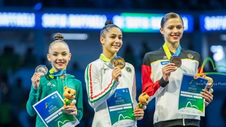 Страхотна Стилияна Николова се връща с 5 медала от световното