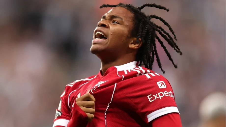 Рио Нгумоа не само шокира света, но и счупи голям рекорд в Ливърпул