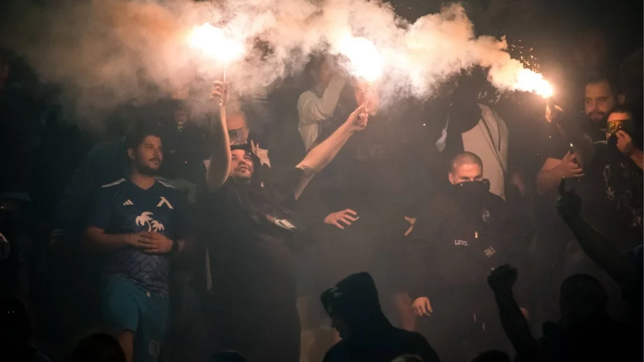 Заканиха се да бият всеки фен на Левски, който потегли за Нидерландия 