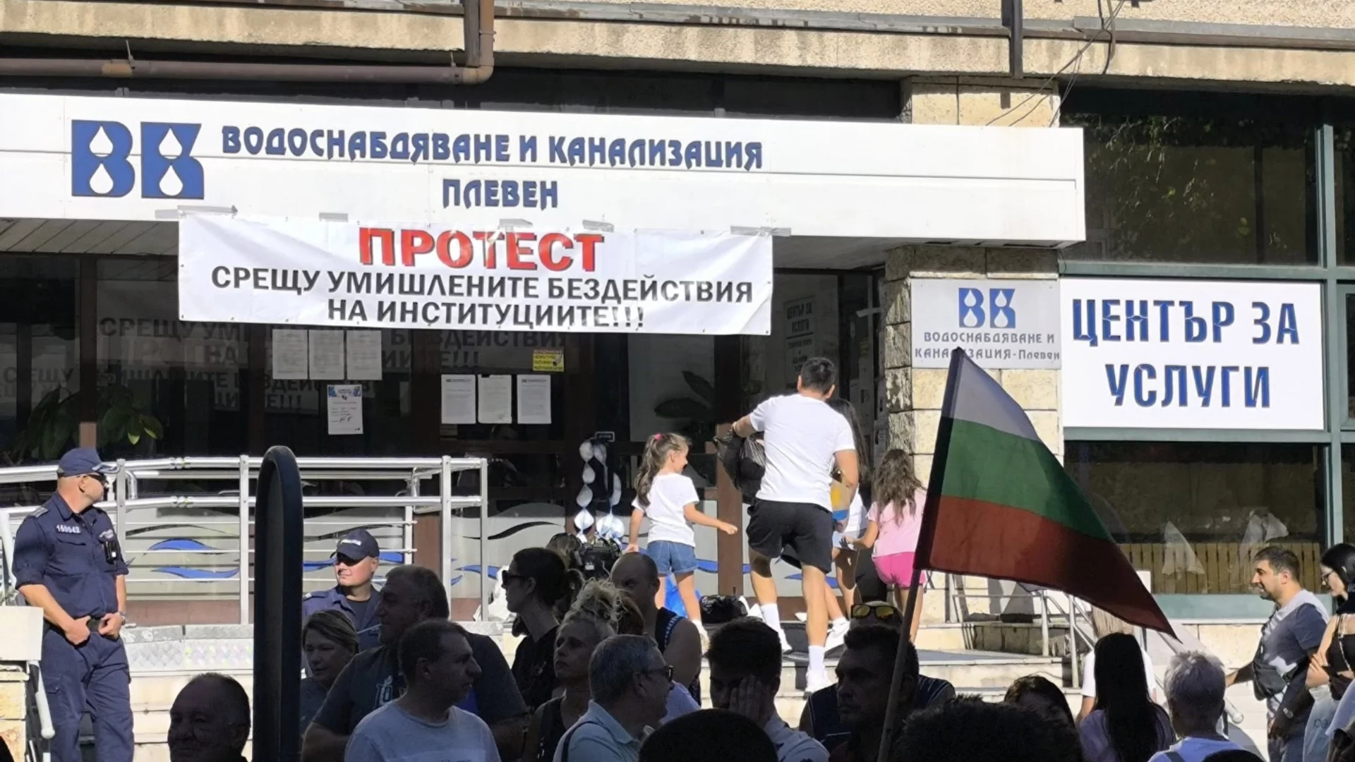Заради безводието: Желязков показа жълт картон на областния управител на Плвевен