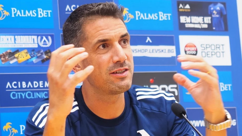 Мечтата на Веласкес, в която и най-смелите не вярват: Има конретен сценарий за АЗ Алкмаар - Левски