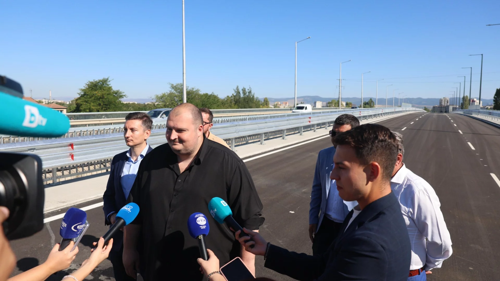 По новия мост на Бакърена фабрика в София вече се движат коли (СНИМКИ)