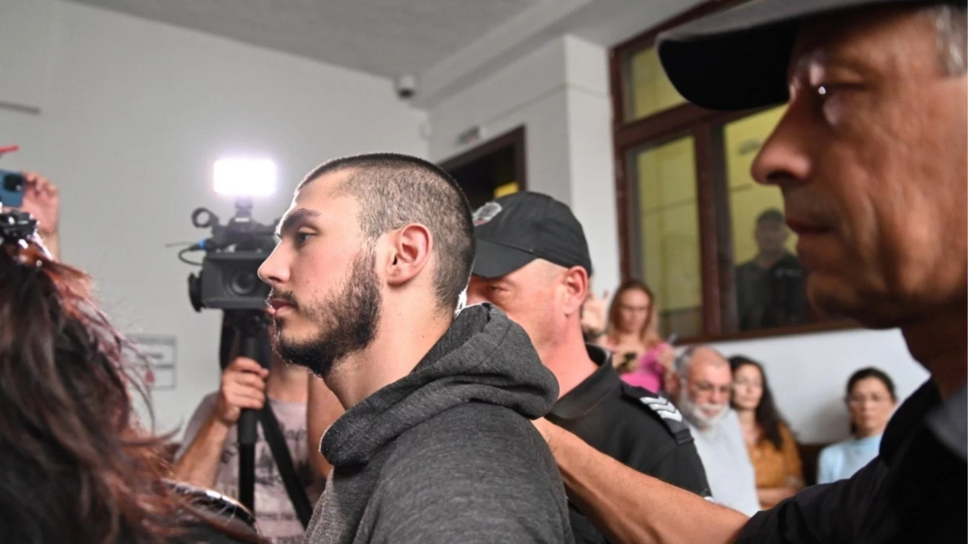 Обвиняемият за убийството в Първомай остава в ареста