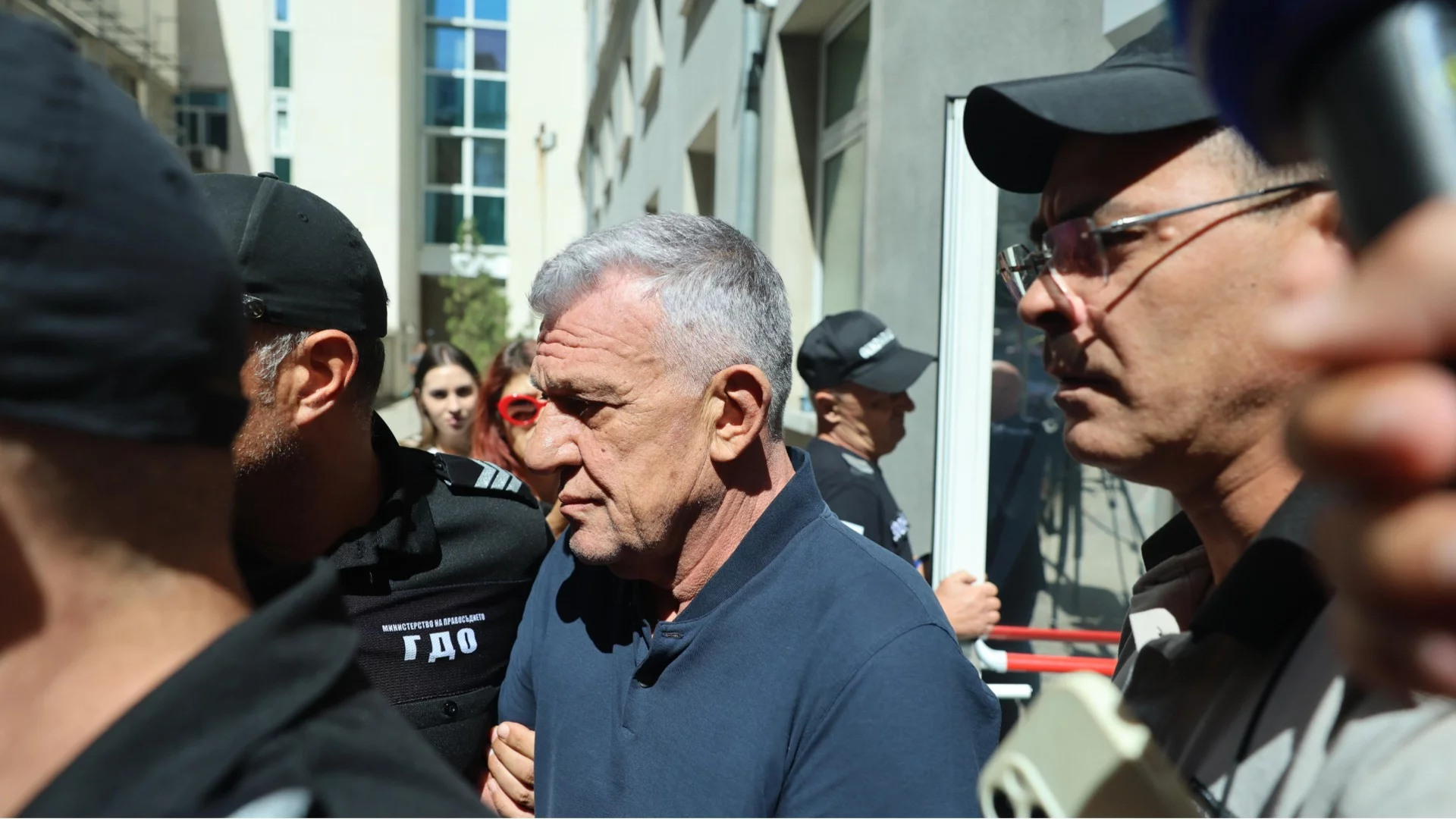 След повече от 3 часа разпит: Никола Николов-Паскал излезе от КПК