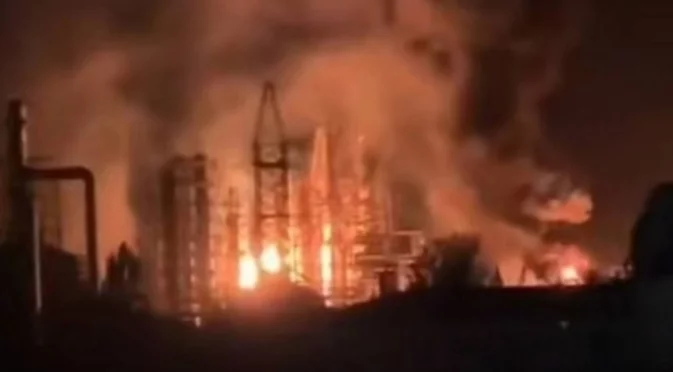 Рекорден спад в рафинирането на петрол в Русия. Търговията с Китай също се е свила значително