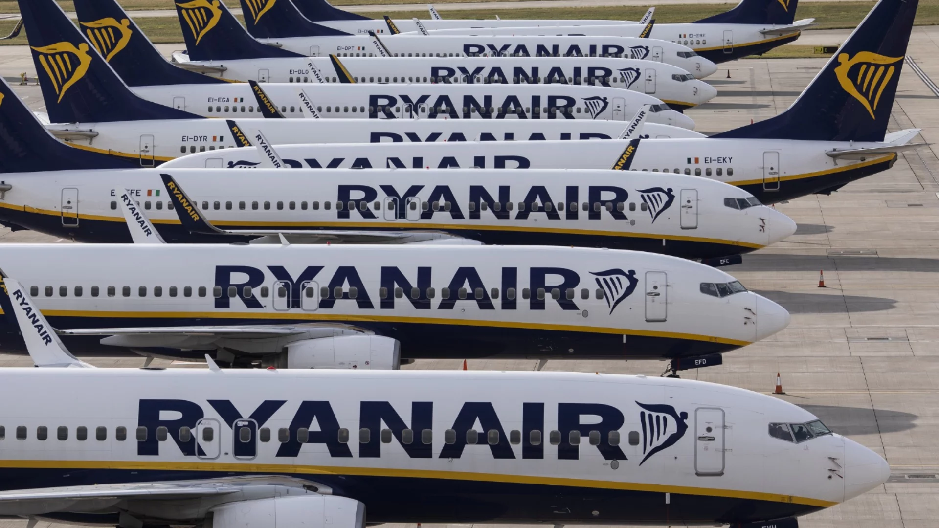Глобиха Ryanair с 10 000 лв. заради свалено от полет дете в инвалидна количка