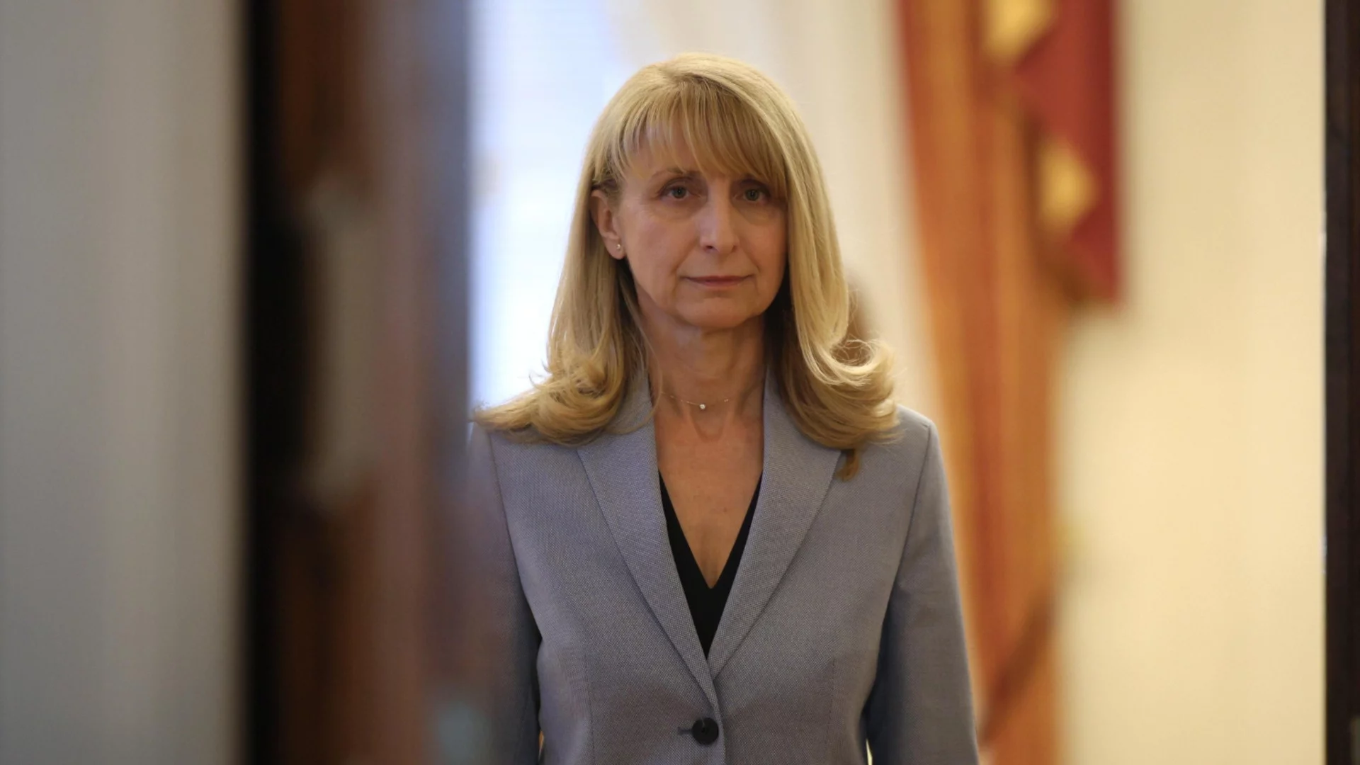 Сметната палата призна, че е нарушила закона, за да си купи ненужни автомобили