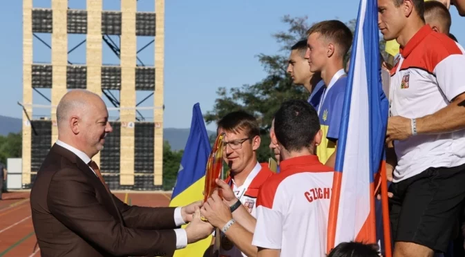 Желязков благодари на пожарникарите: Ето кога човекът ще надделее над стихията (СНИМКИ)