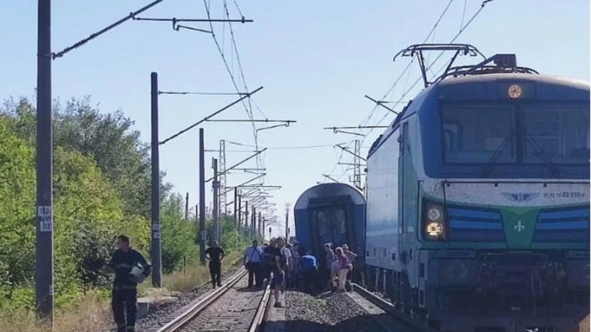 След дерайлирането: Възстановиха движението на влаковете през гара Калитиново