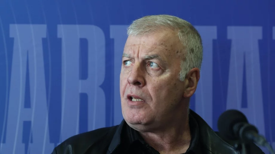 Пристигна оферта за най-добрия в Левски, която Наско Сираков не може да откаже