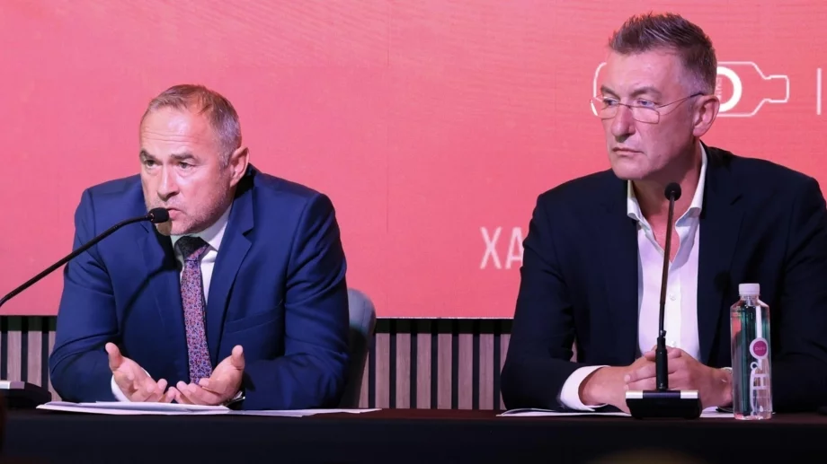 Бивша на спортния директор на ЦСКА: Бойко е този, който раздава картоните вкъщи (СНИМКА)