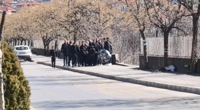 Децата ни ги няма, а вие мълчите: За 20-ти път хората в Кочани търсиха справедливост