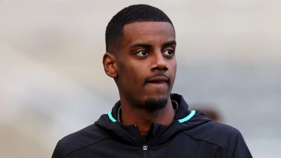 Умопомрачително: Разкриха шокиращите детайли около договора на Исак в Ливърпул