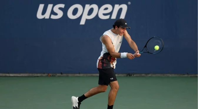 Българските таланти стартираха US Open с категорични победи
