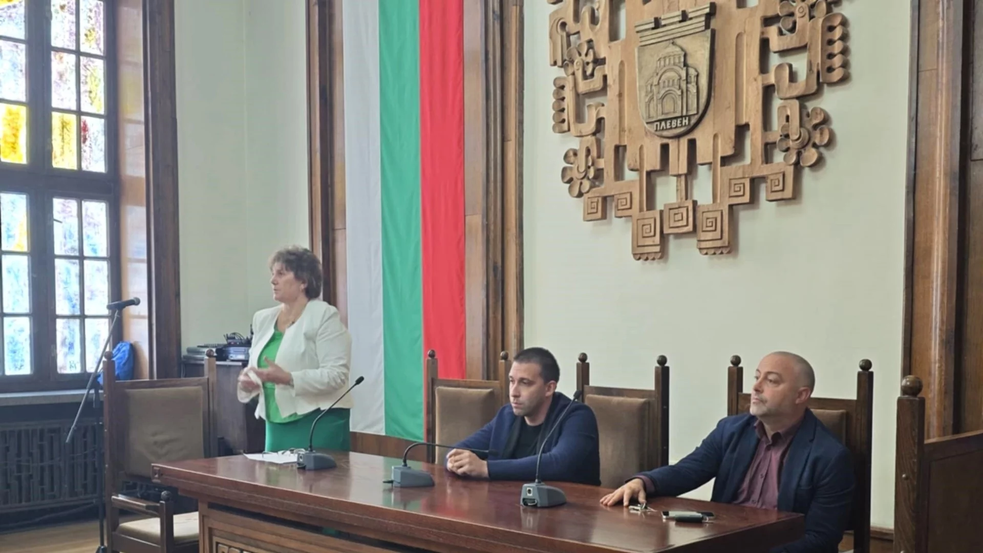 Мерки за нормална работа на училищата в условията на воден режим обсъдиха на среща в Плевен