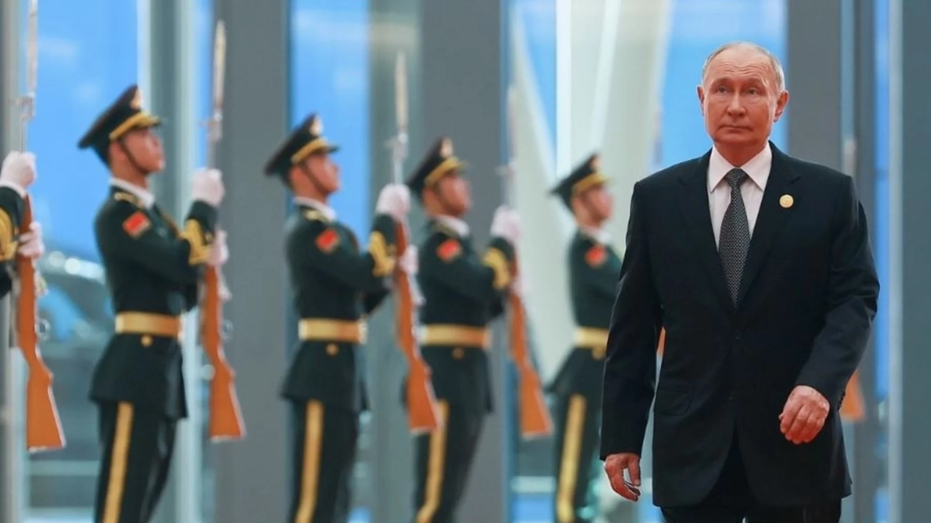 Само двама европейски лидери ще присъстват на военния парад в Китай освен Путин