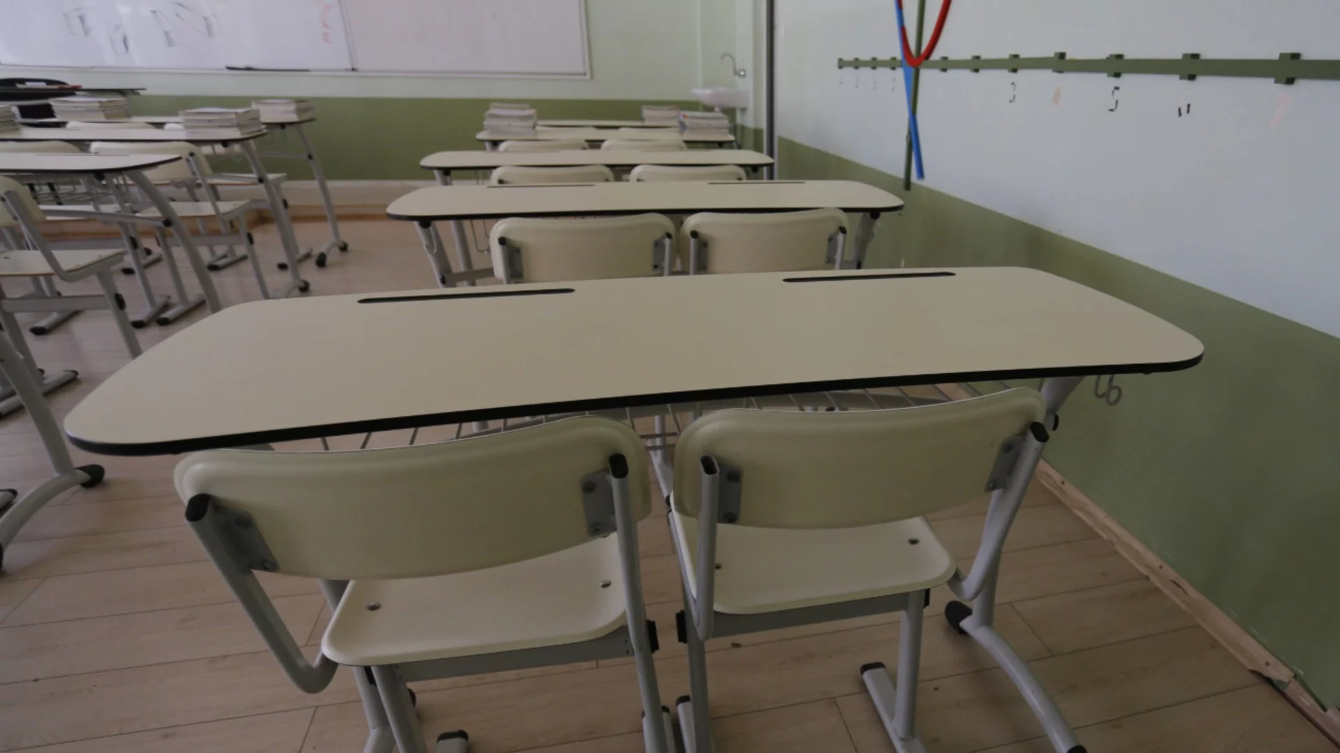 Старт на учебната година в Сърбия: За първи път има безплатни учебници за малцинствени езици