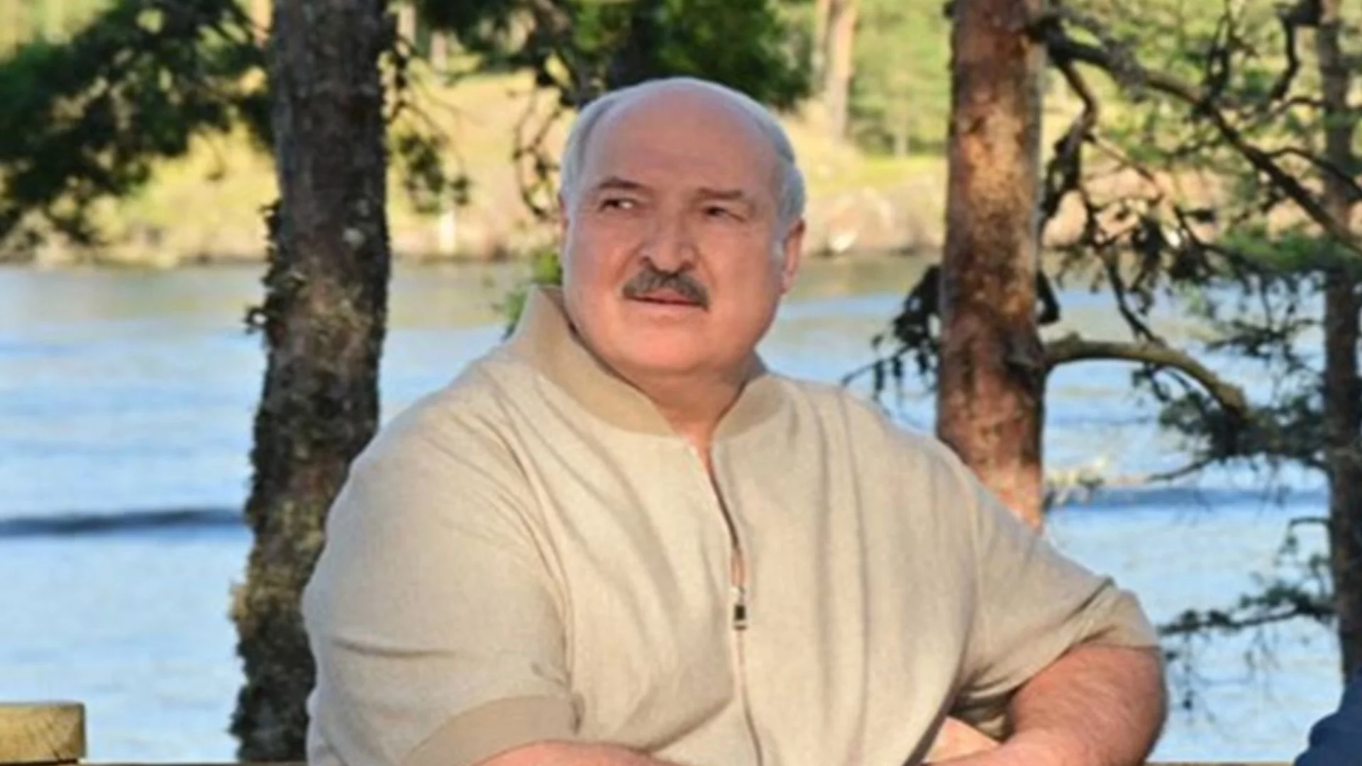 "Сърбия те обича": Билбордове за ЧРД на Лукашенко в Белград и Нови Сад (СНИМКИ)